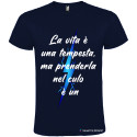 T-SHIRT PERSONALIZZATA LA VITA È UNA TEMPESTA MA PRENDERLA NEL CULO È UN LAMPO COLORE BLUI NAVY
