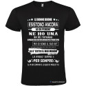 T-SHIRT CON FRASE LE DONNE BUONE ESISTONO ANCORA COLORE NERO