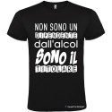 T-shirt personalizzata non sono un dipendente dall'alcol sono il titolare colore nero