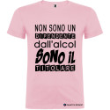 T-shirt personalizzata non sono un dipendente dall'alcol sono il titolare colore rosa
