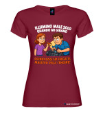 Maglietta Divertente "Illumino Male Solo Quando Mi Girano" – Idea Regalo Ironica colore bordeaux