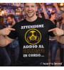 Maglietta “Attenzione Addio al Celibato in Corso” – T-shirt Divertente Team Sposo Festa con Amici