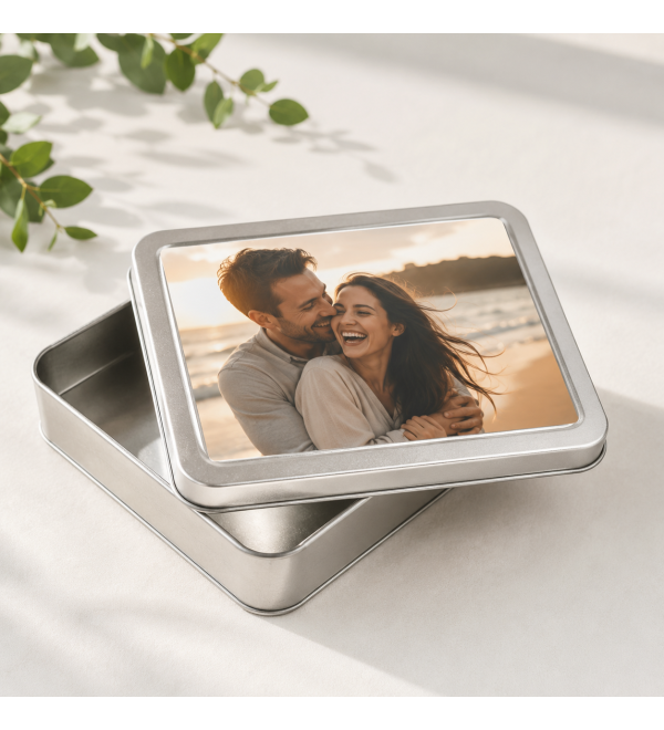 Scatola in alluminio personalizzata con foto di coppia felice