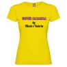 T-shirt personalizzata con scritta super mamma by colore giallo